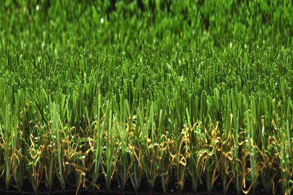 В чем преимущества искусственной травы?