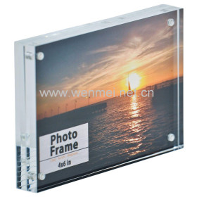 Manufacturer supplies economic magnetic acrylic photo frame customizable size