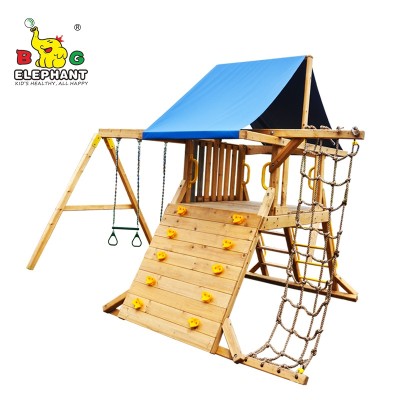 ملعب خشبي - مجموعة أرجوحة خارجية مع شبكة تسلق للأطفال