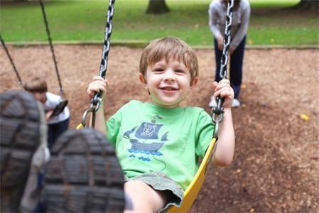 4 Benefits of Kids Swing for Children's Physical Development