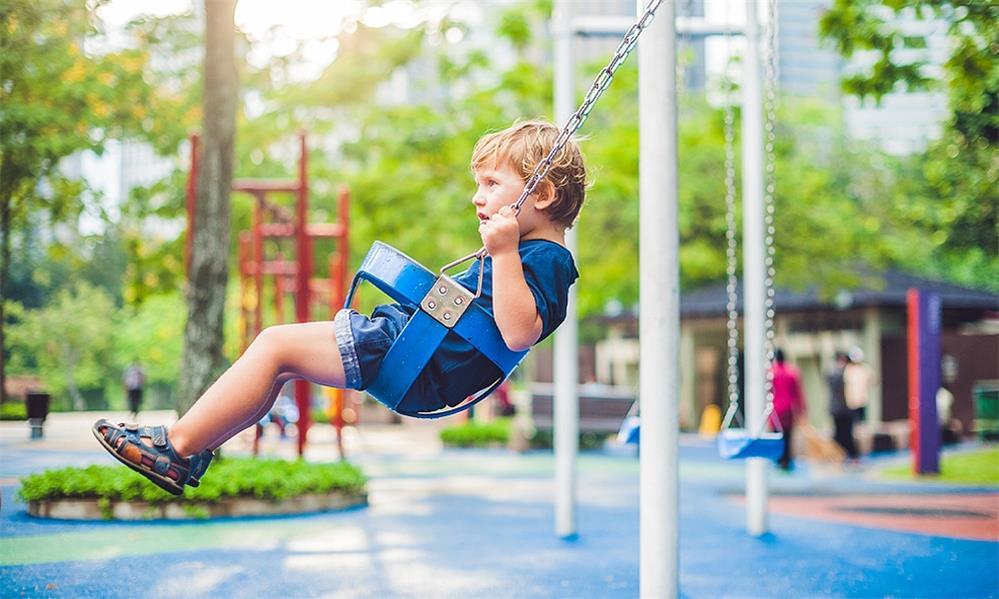 Tres posibles problemas de seguridad para los columpios para niños.