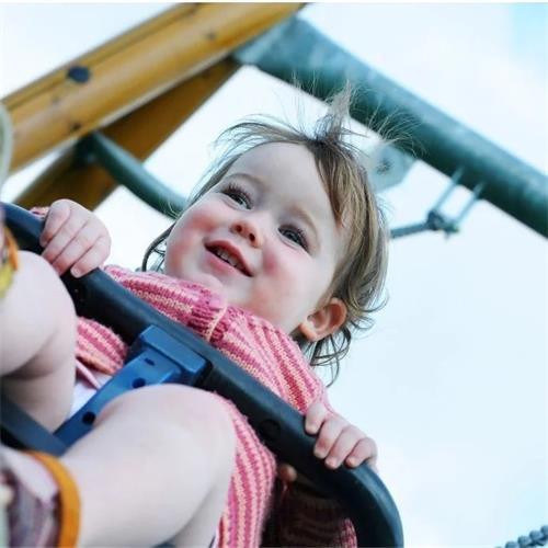 ¿Cómo asegurarse de que su niño pequeño esté seguro en el columpio al aire libre?