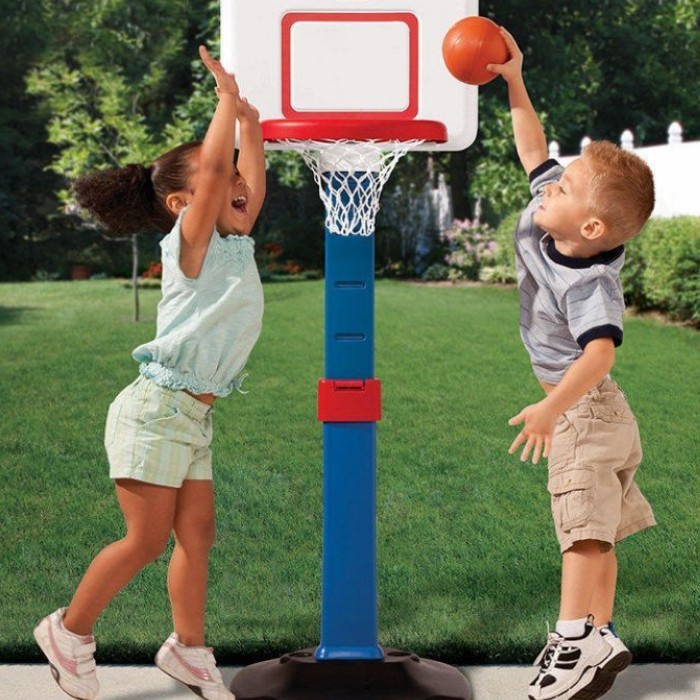 ¿Qué factores debe tener una canasta de baloncesto infantil?