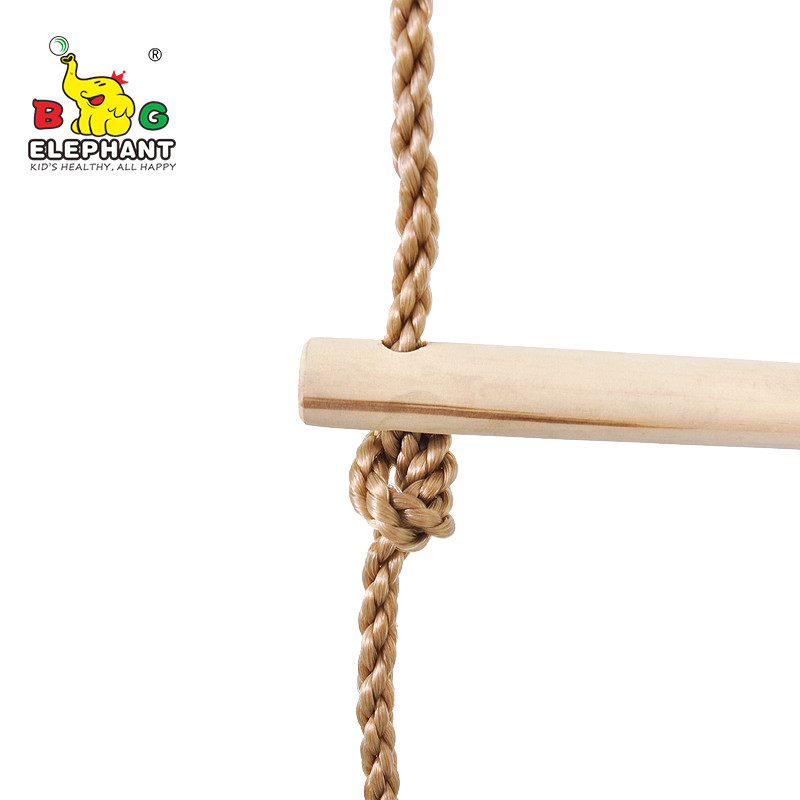 Échelle de corde d'escalade durable de haute résistance de terrain de jeu avec l'étape en bois pour des enfants