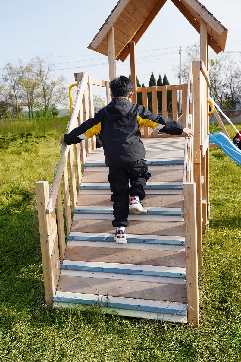 Climbing frame