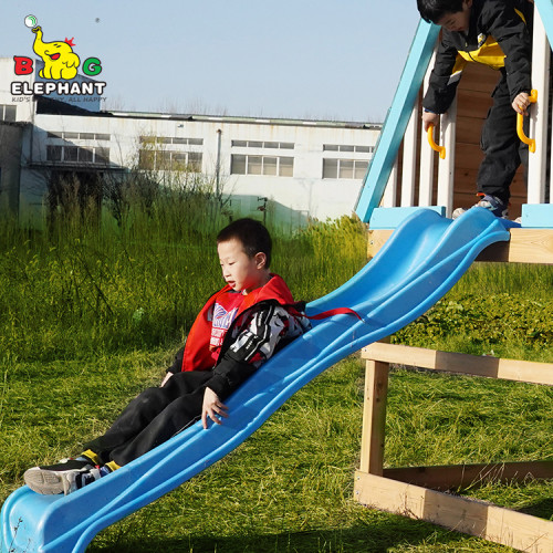 Tobogán de plástico para equipos de juego para niños al aire libre con tobogán de ondas de 2,2 m