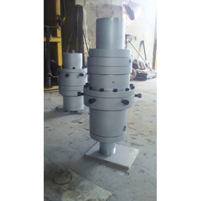 die head, machine head of the extruder