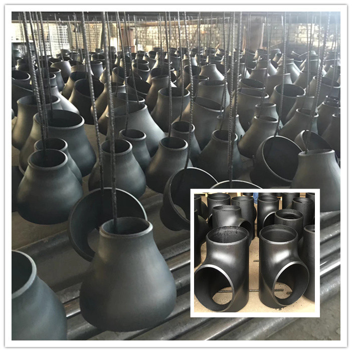 What's the features of seamless carbon steel tee fittings and pipe reducers?