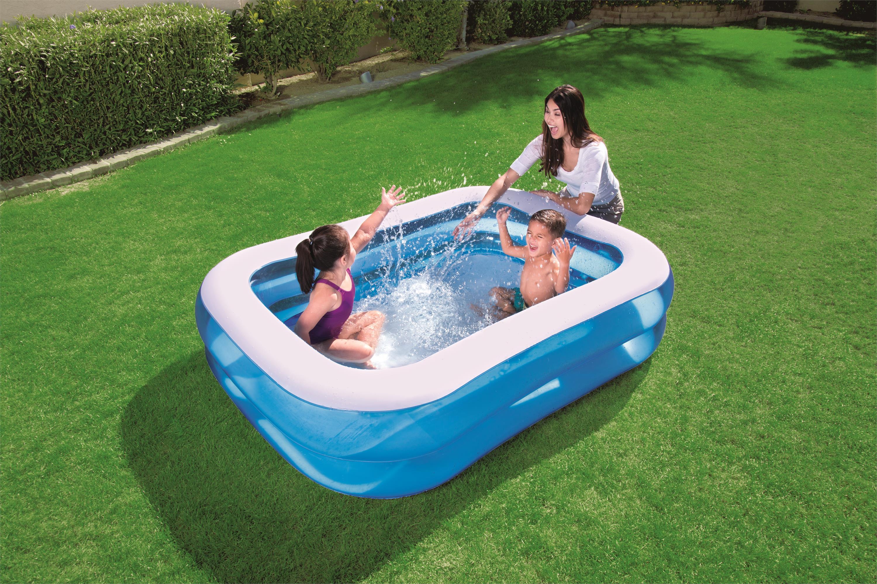 Two-ring rectangular pool