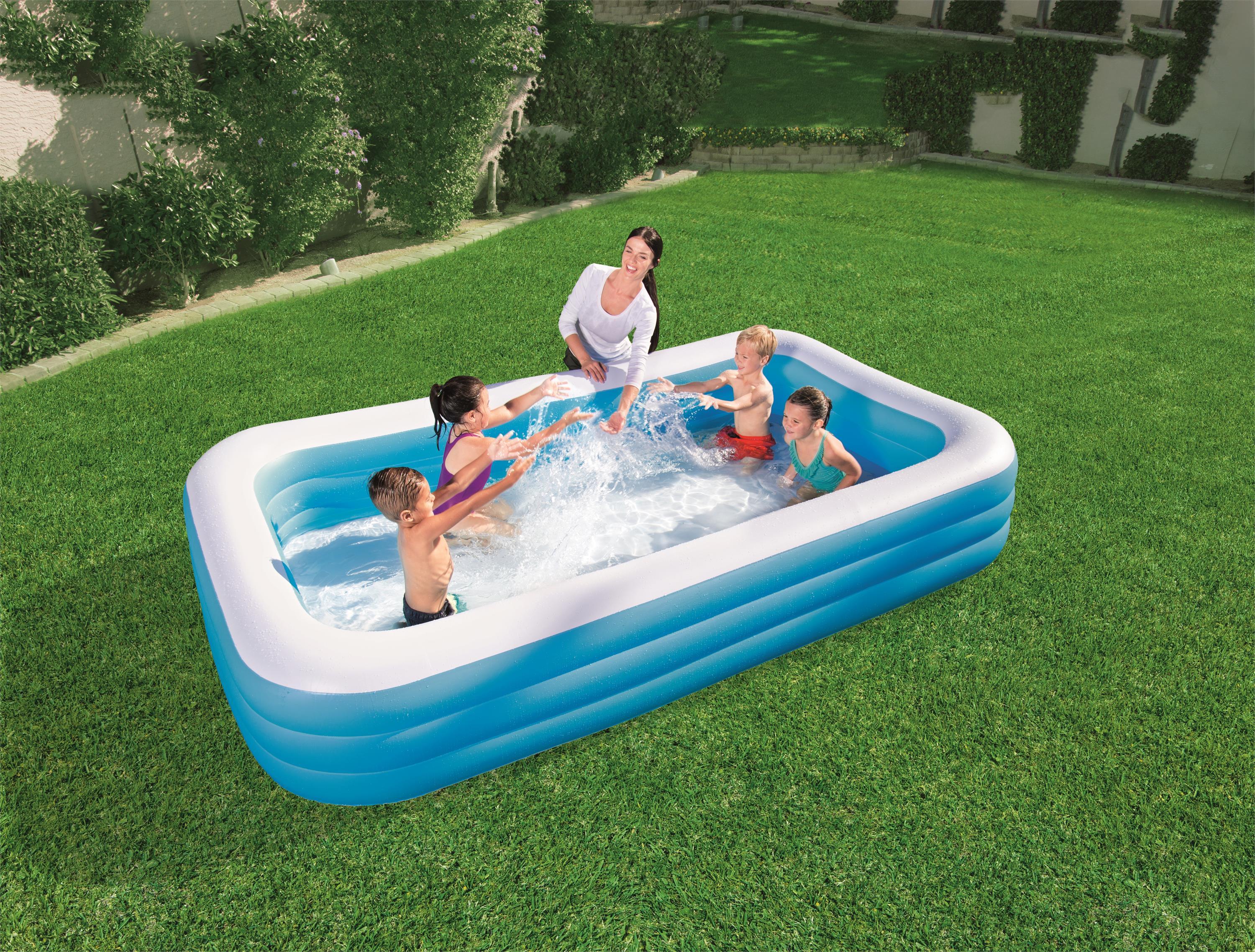 Three-ring rectangular pool