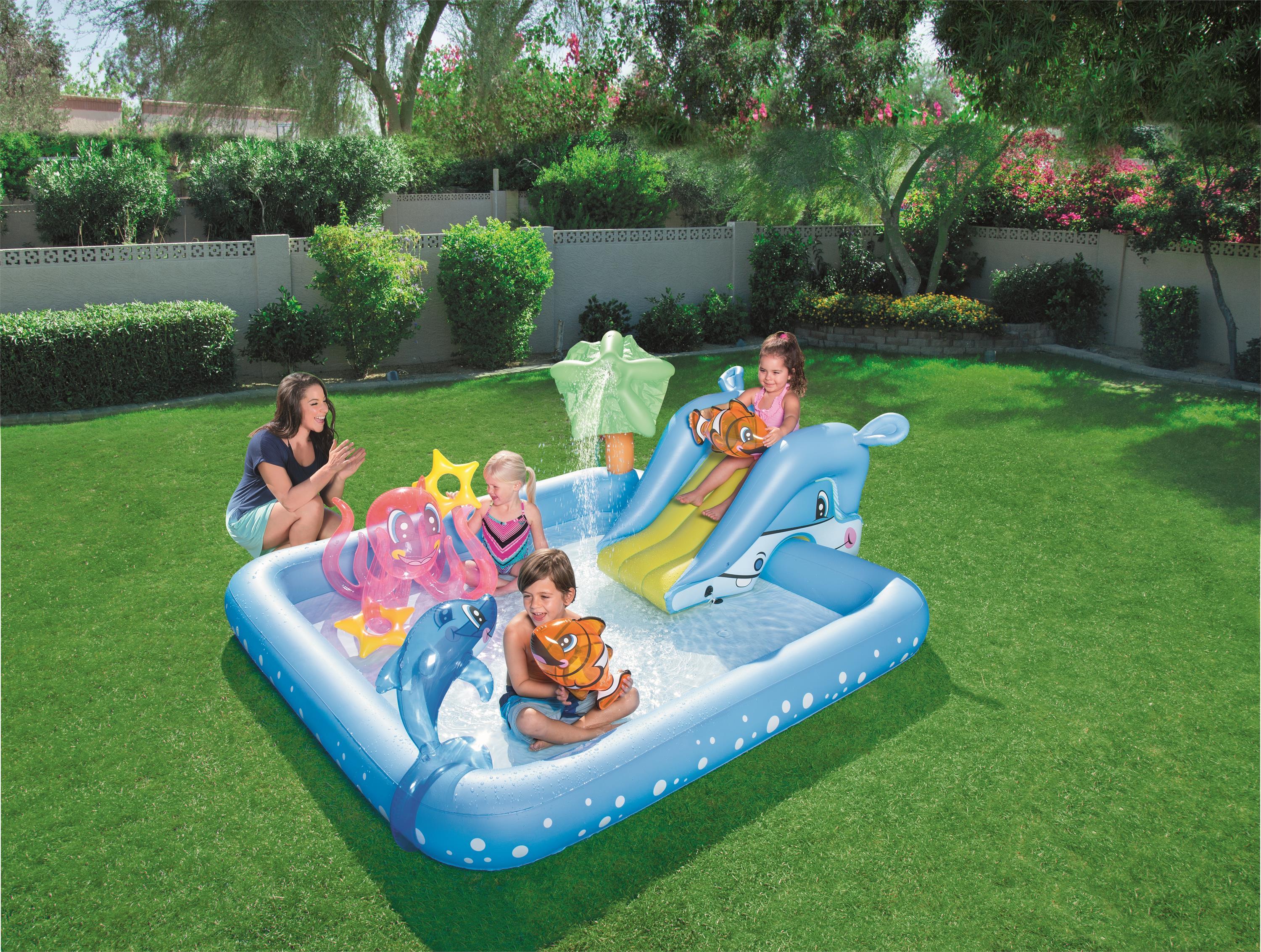 Marine animal play pool