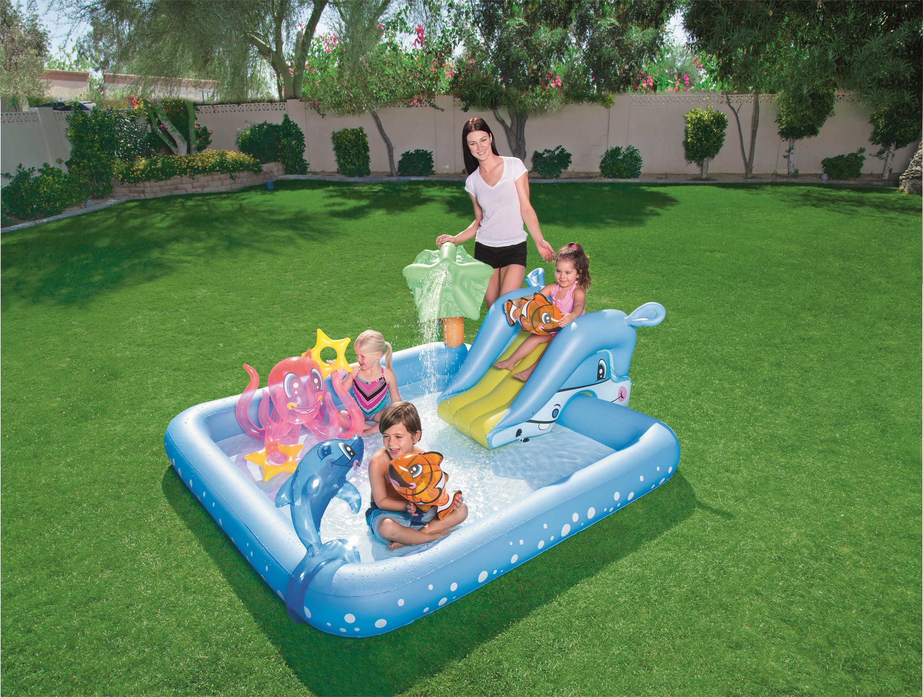 Marine animal play pool