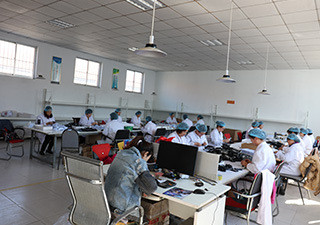 Qingdao Red Island Economic Crescent Fang Beauty Makeup Shop