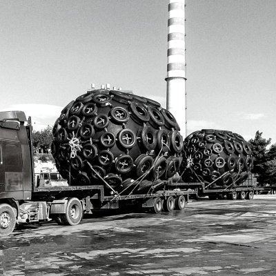 50KPa Yokohama Floating Pneumatic Rubber Fender for LNG Jetty with BV CCS ABS Certificate