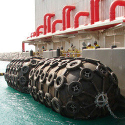 50KPa Floating Pneumatic Rubber Fender for LNG Jetty with BV CCS ABS Certificate