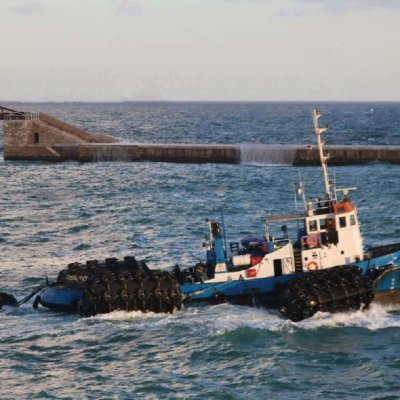 Floating 80 50kpa Pneumatic Fender for Ship Vessel with Chain Net