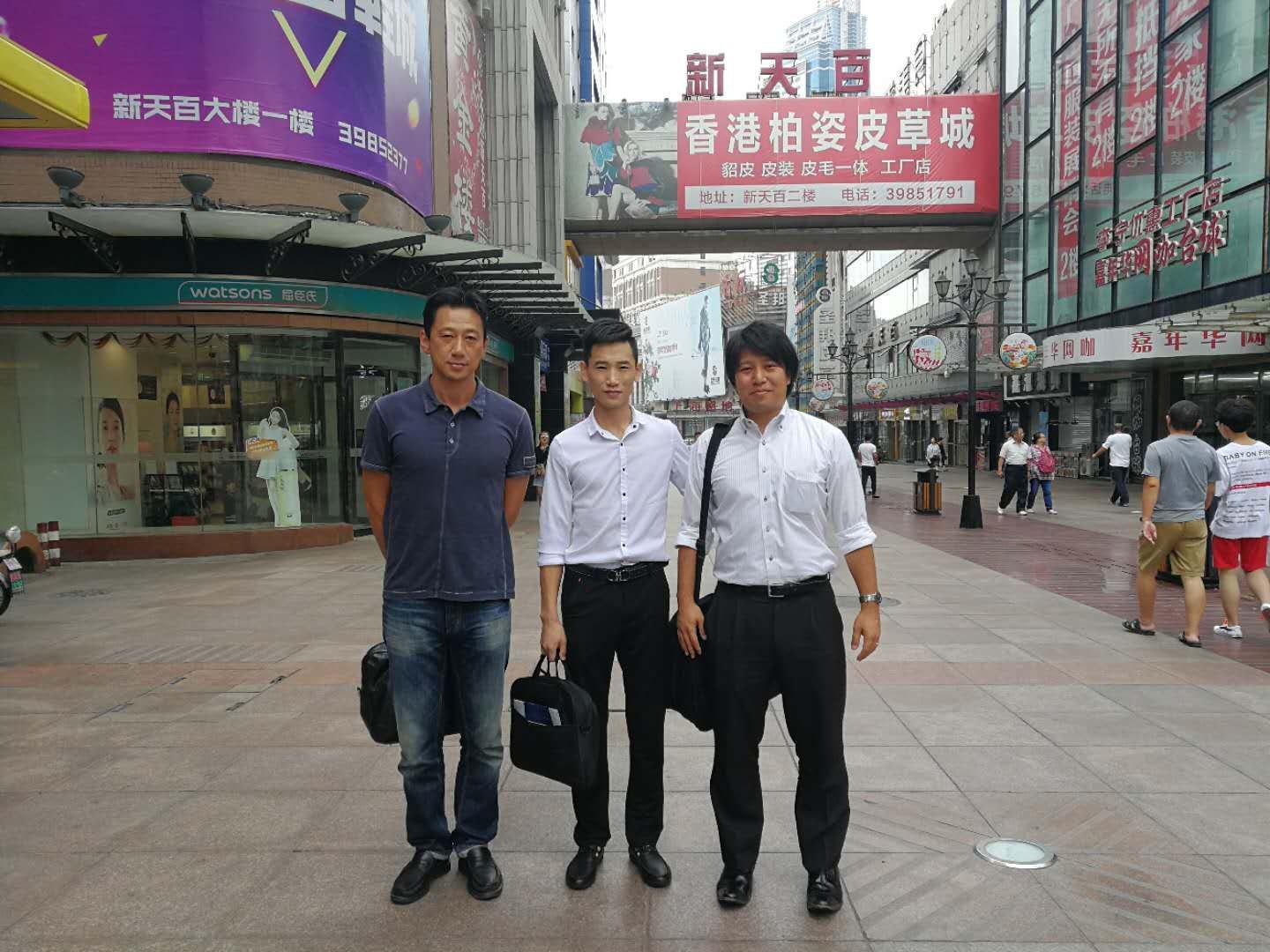 Pelanggan Jepang mengunjungi Dalian Zhongken Machinery Co., Ltd. untuk mengunjungi suku cadang mesin presisi