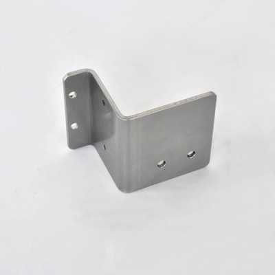 Sheet metal parts processed with SUS304 material are used for fixing devices
