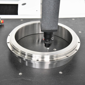 Piezas de mecanizado de precisión de máquina compuesta de torneado CNC grande material S45C / SCM435, diámetro de φ500mm