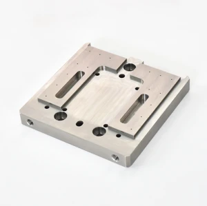 Piezas que trabajan a máquina de la precisión de la máquina compuesta de torneado y fresado del CNC del material SUS303 / SUS304