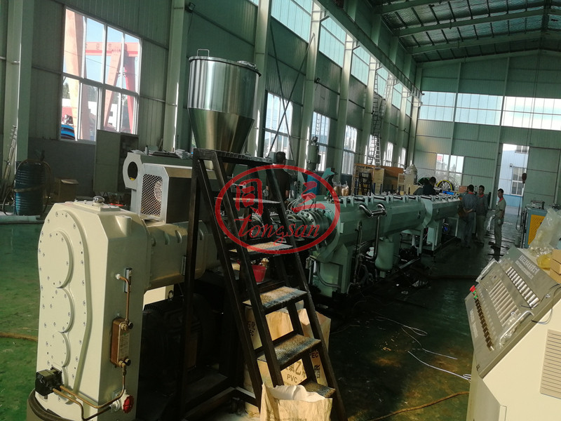 Extruder for PVC pipe machine