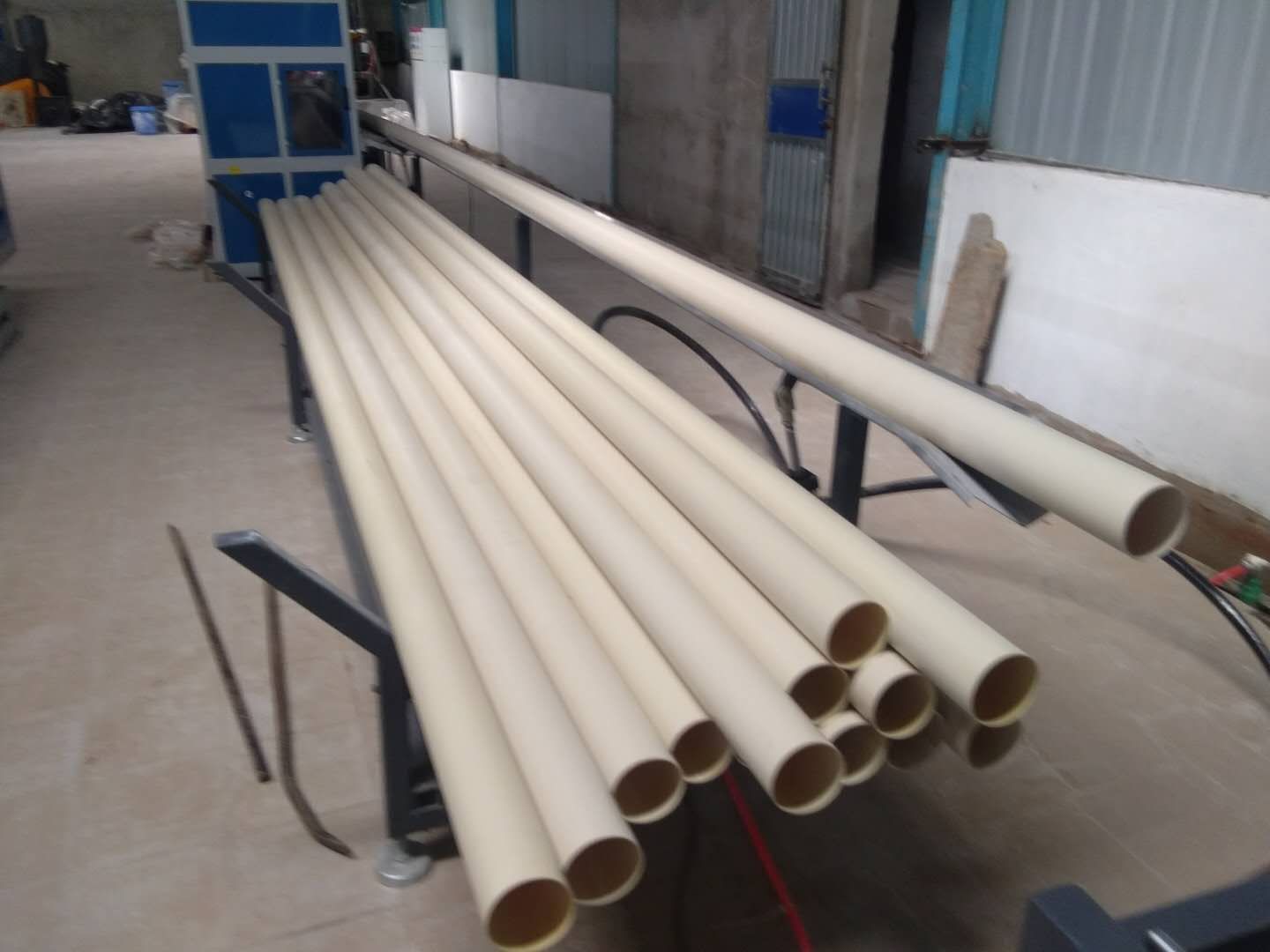 PVC pipe stacker