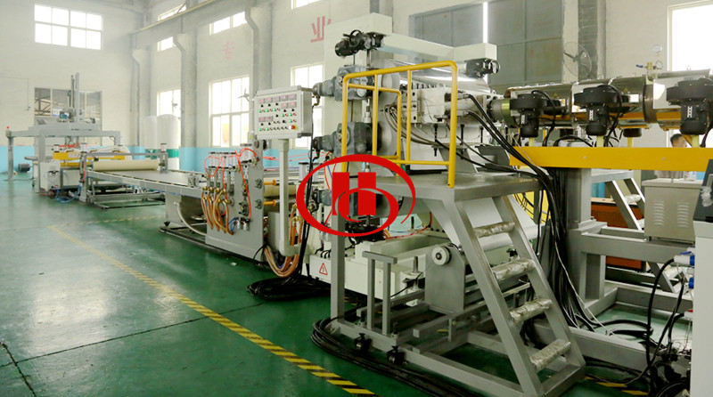 PP PVC WPC sheet plate extrusion machine