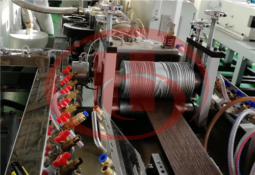WPC decking co-extrusion machine