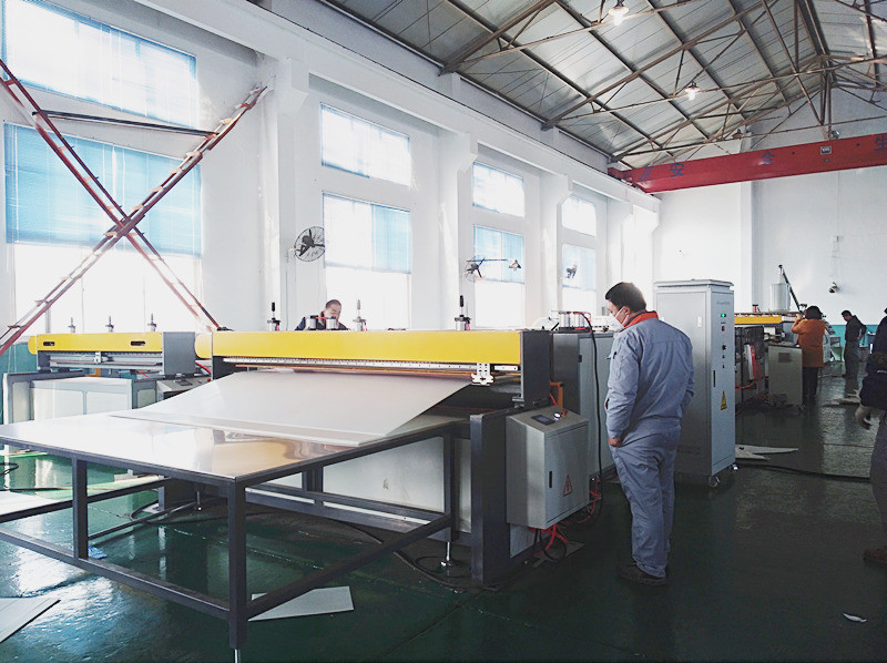 Tongsan 1.7mm PP hollow corrugated sheet with 40% fillermatch making machine testing successful