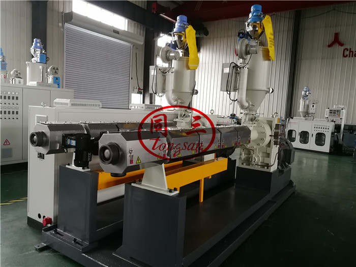 two extruders for double wall corrugated pipe machine
