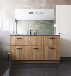 Mueble de baño de madera contrachapada con tocador con lavabo en venta