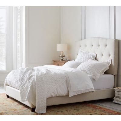 Conjunto de diseño de cama de tapicería de tela con cabecera