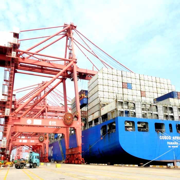 Foreign trade stabilizes in 1st half of year