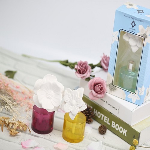 High quality home decoration ceramic reed diffuser bottle with ceramic flower