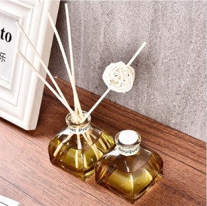 Luxury home decor natural glass bottle essential oil aroma reed diffuser With Rattan Sticks