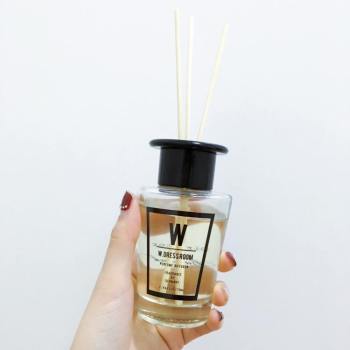 Natural plant essential oil air freshener fragrance glass bottle reed diffuser with rattan sticks for gifts