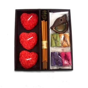 Flower shaped candle gift set