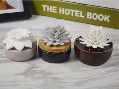 Hot Handmade Home Decoration Ceramic Reed Diffuser Bottle with Ceramic Flower