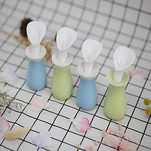 High quality home decoration ceramic reed diffuser bottle with ceramic flower