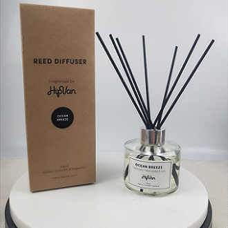 Reed diffuser with natural sticks for gift set