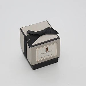 Luxury black gold scented soy candle jar gift box in home fragrant