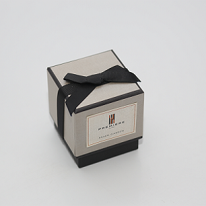 Luxury black gold scented soy candle jar gift box in home fragrant