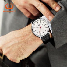 Do you know the difference between a mechanical watch and a quartz watch?