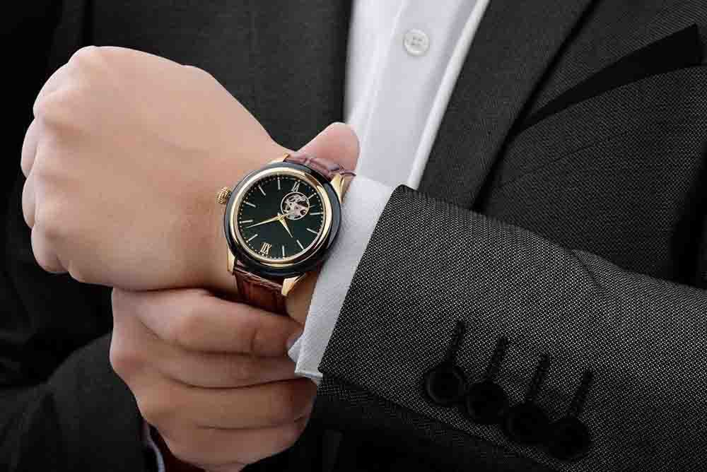 How to choose the first watch in life?