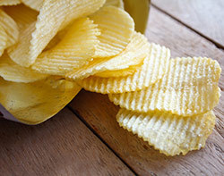 How to eat potato chips healthily？