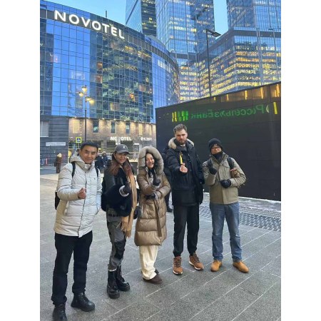 Stylish Work Pants Ignite Moscow, an International Symphony in Workwear!