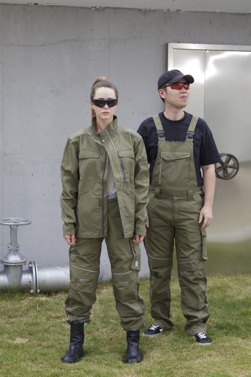 OEM Work Clothes durable green Bib Pants  Multi-pocket Work Trousers Workwear Safety Work Pants for industry