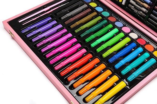 набор цветных карандашей