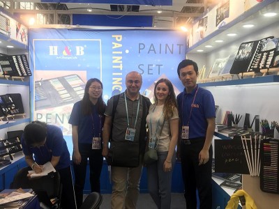 Художественная выставка H&B