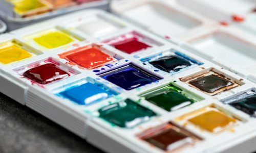 Gouache vs Watercolor: Which Paint Fits Your Product Line